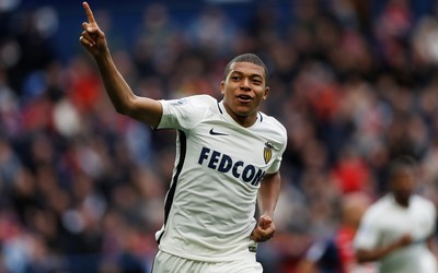 熊猫体育动态-于帕梅卡诺何时能稳一点